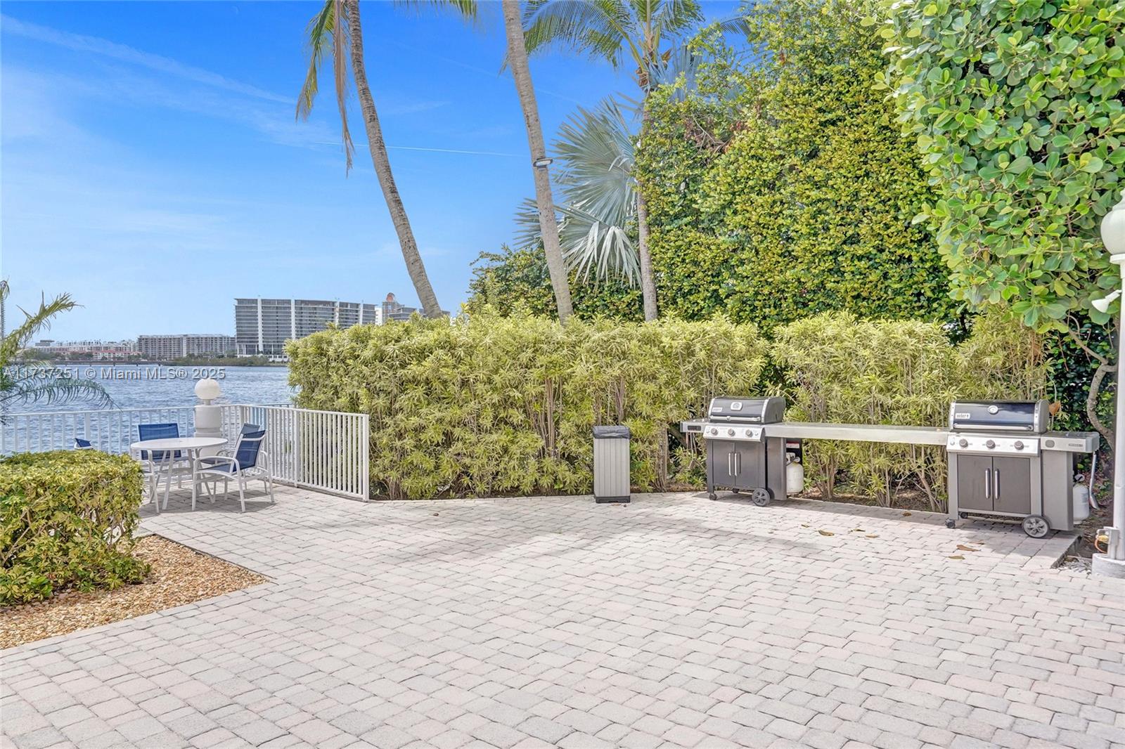 LE MAISONNEUVE CONDO - Residential