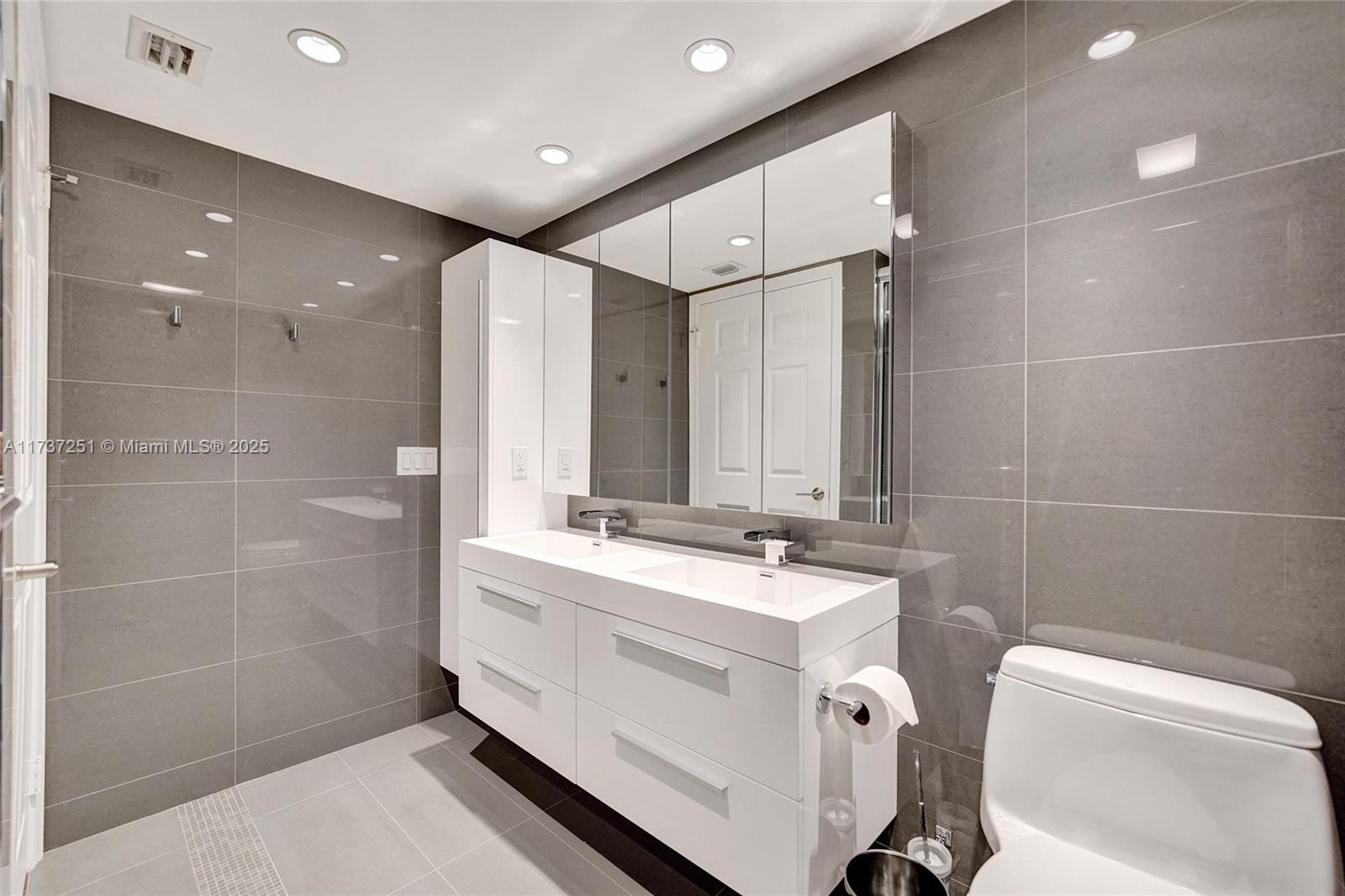 LE MAISONNEUVE CONDO - Residential