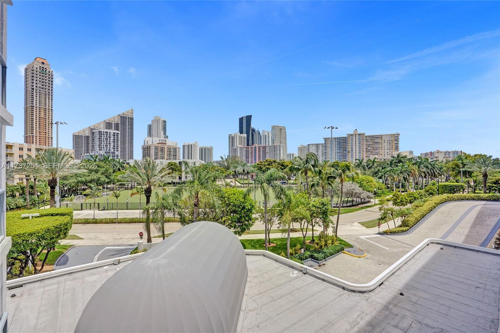 LE MAISONNEUVE CONDO - Residential