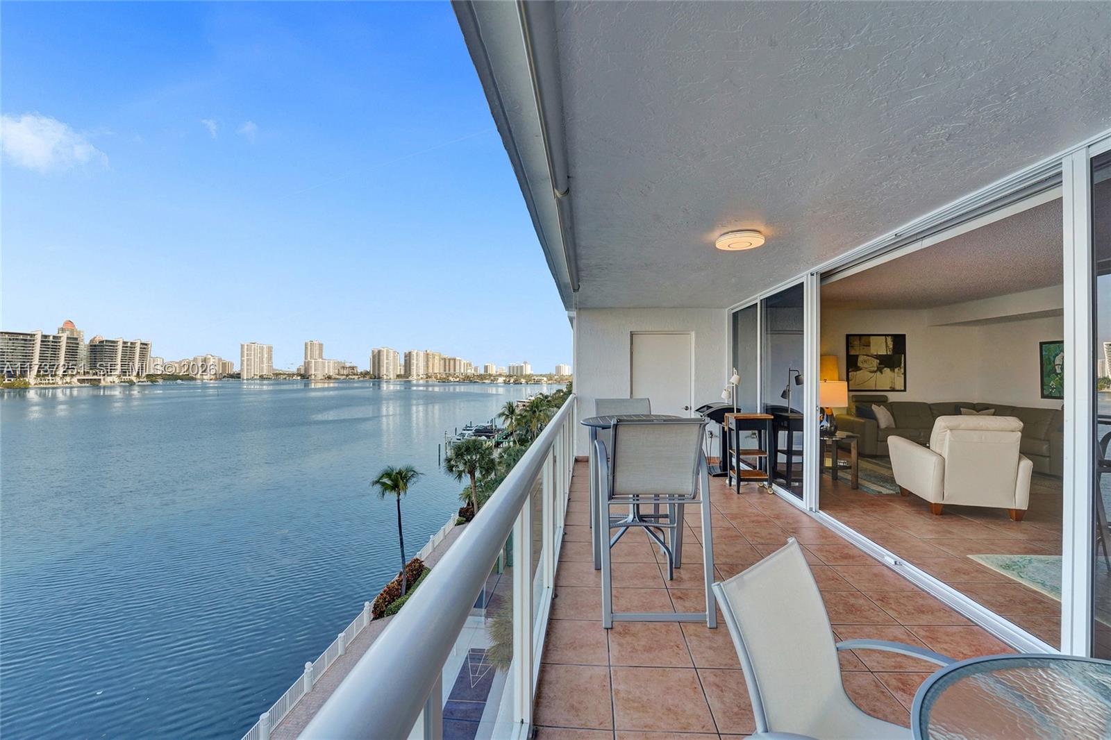 LE MAISONNEUVE CONDO - Residential