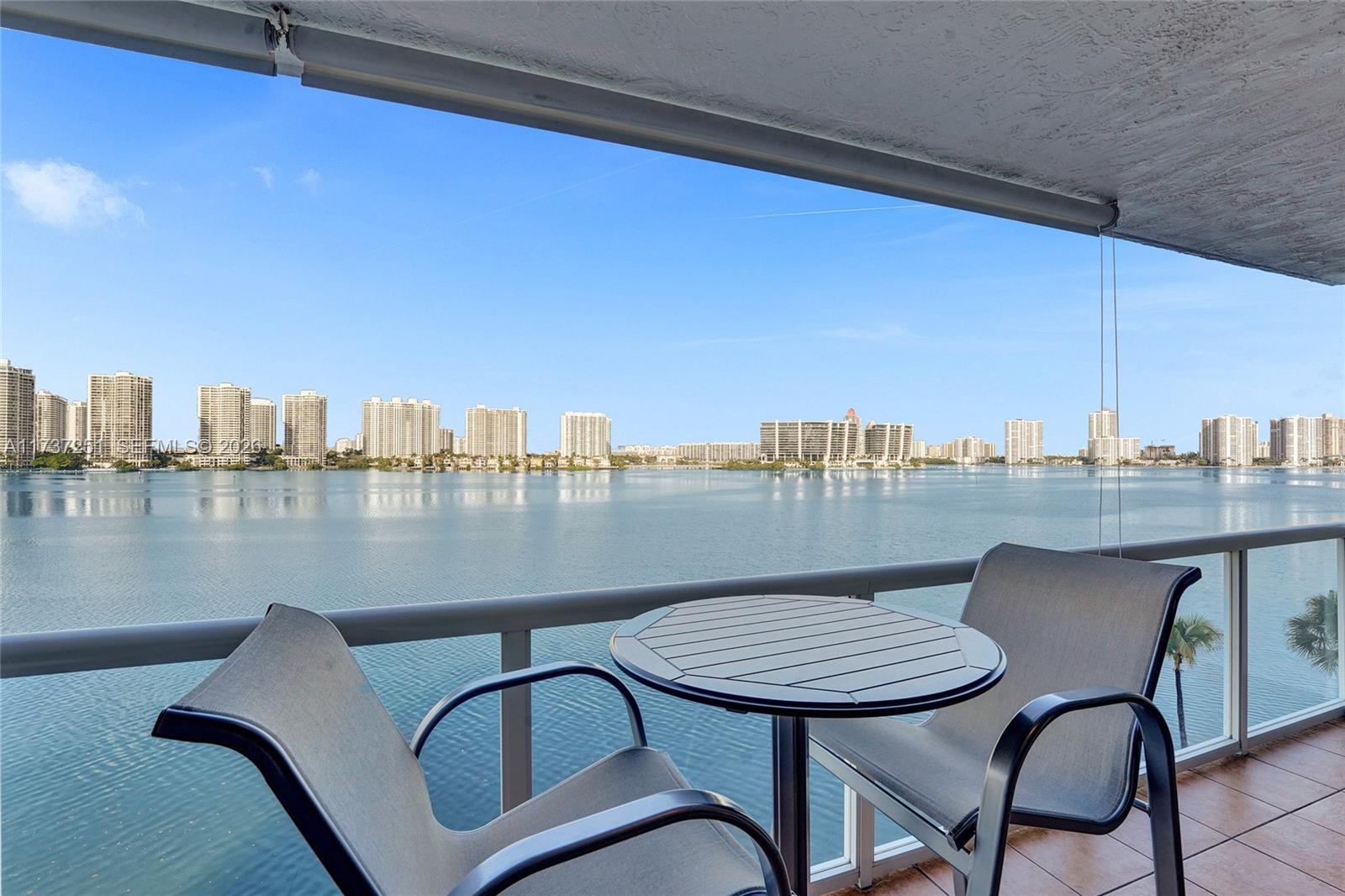 LE MAISONNEUVE CONDO - Residential