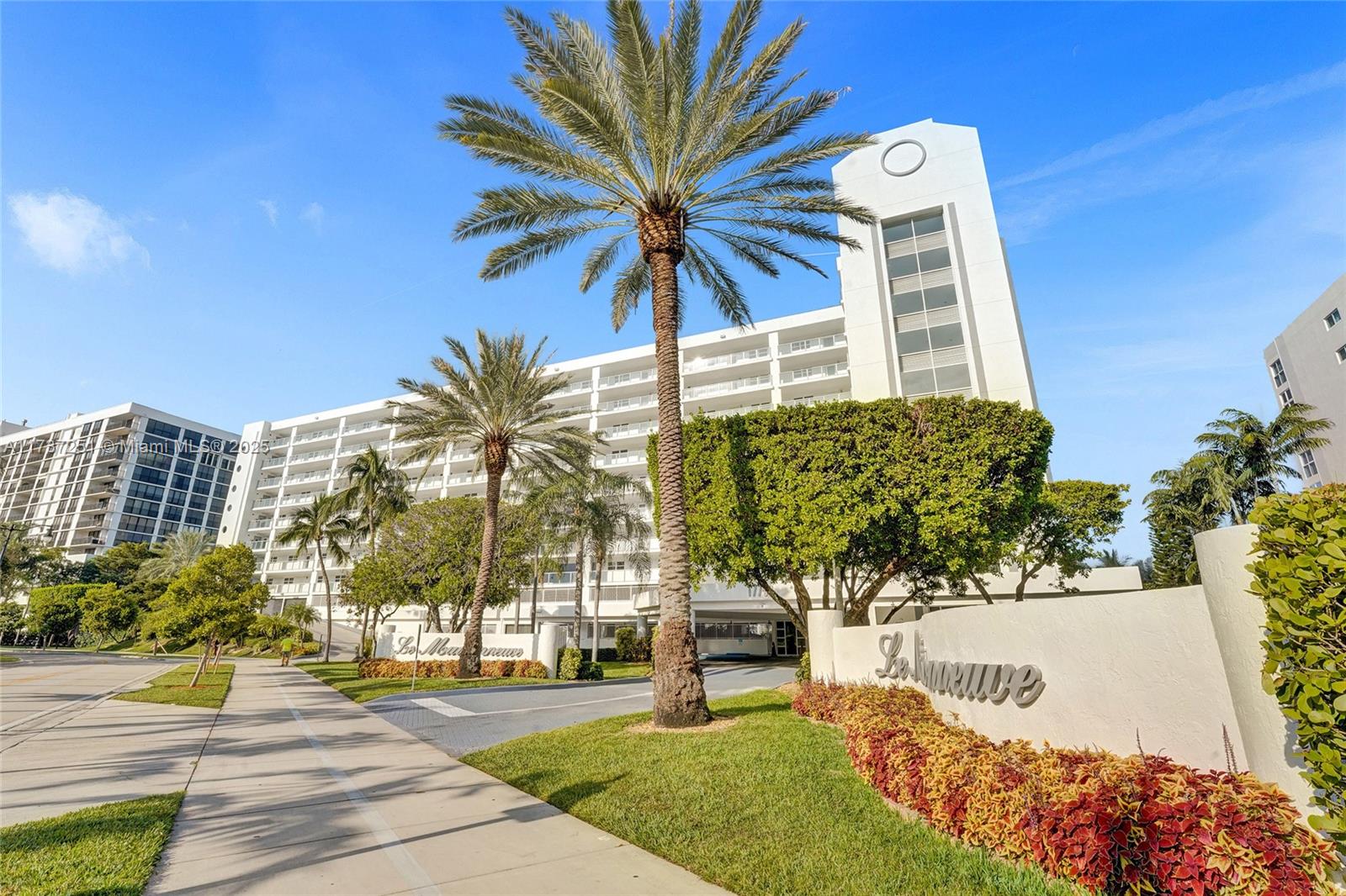 LE MAISONNEUVE CONDO - Residential