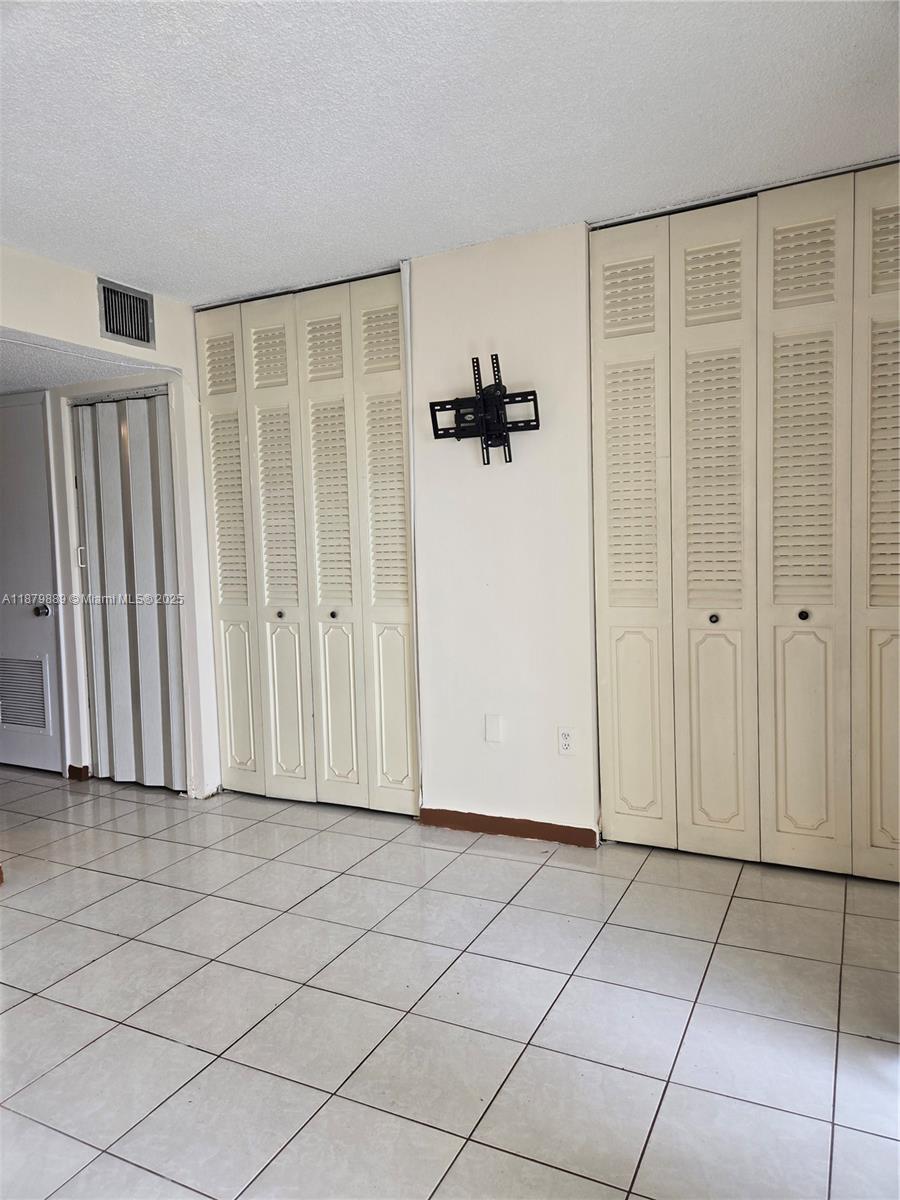 130 S Shore Dr 3B