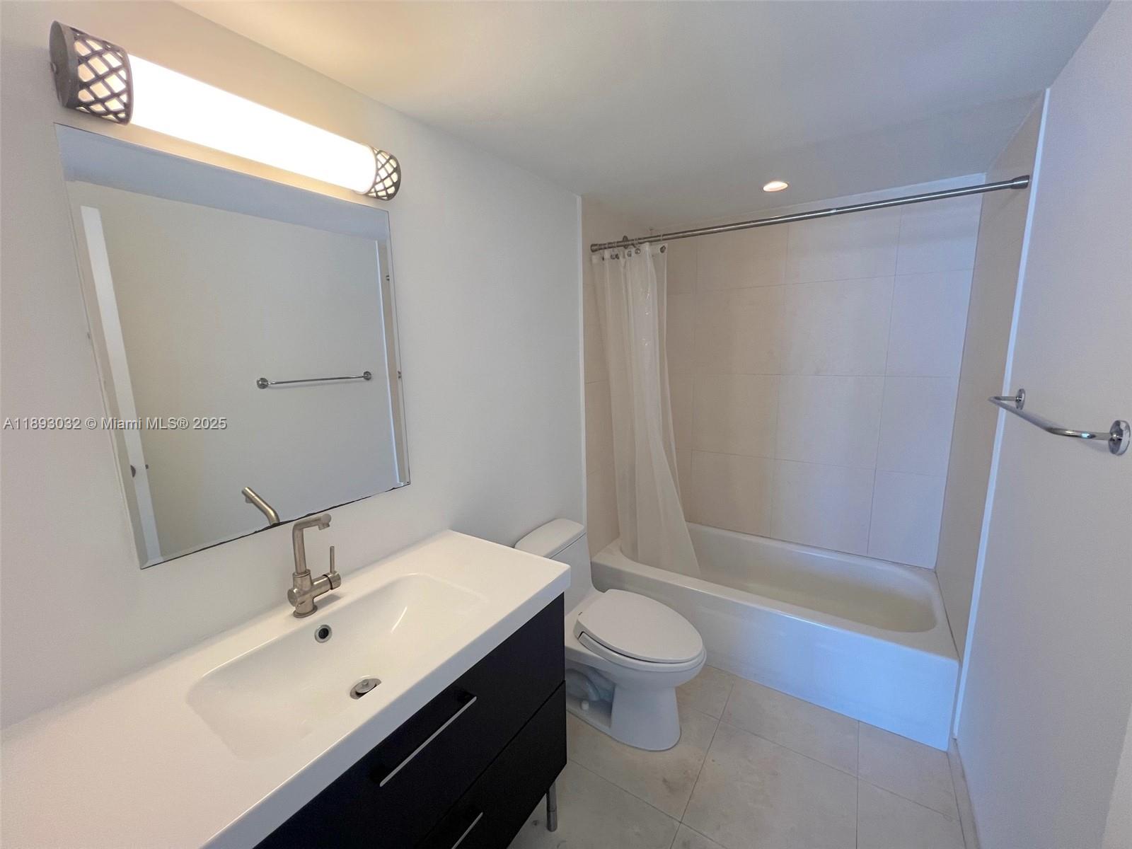 TOWER 1800 CONDO - Residential