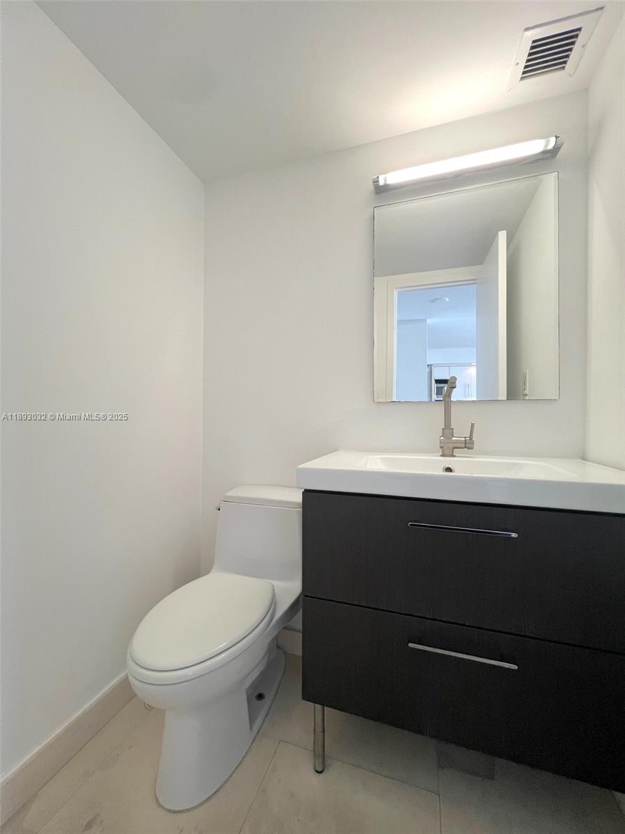TOWER 1800 CONDO - Residential
