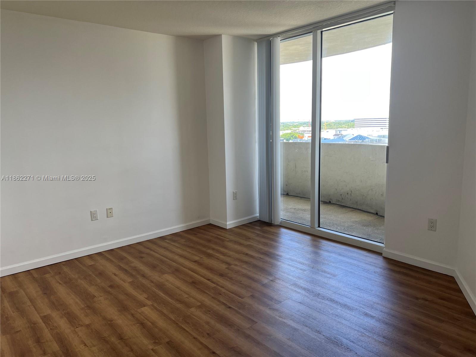 TURNBERRY ON THE GREEN CO - Residential