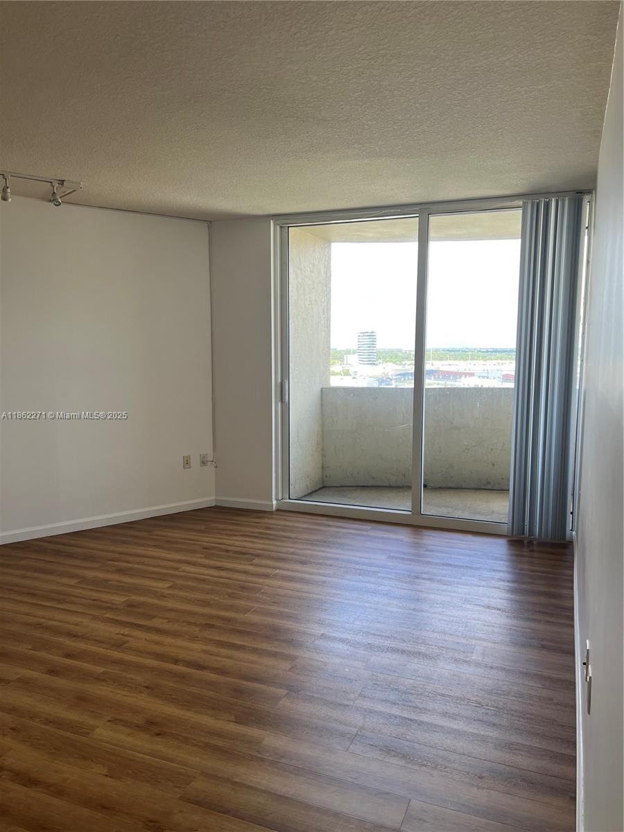 19501 W Country Club Dr 1411