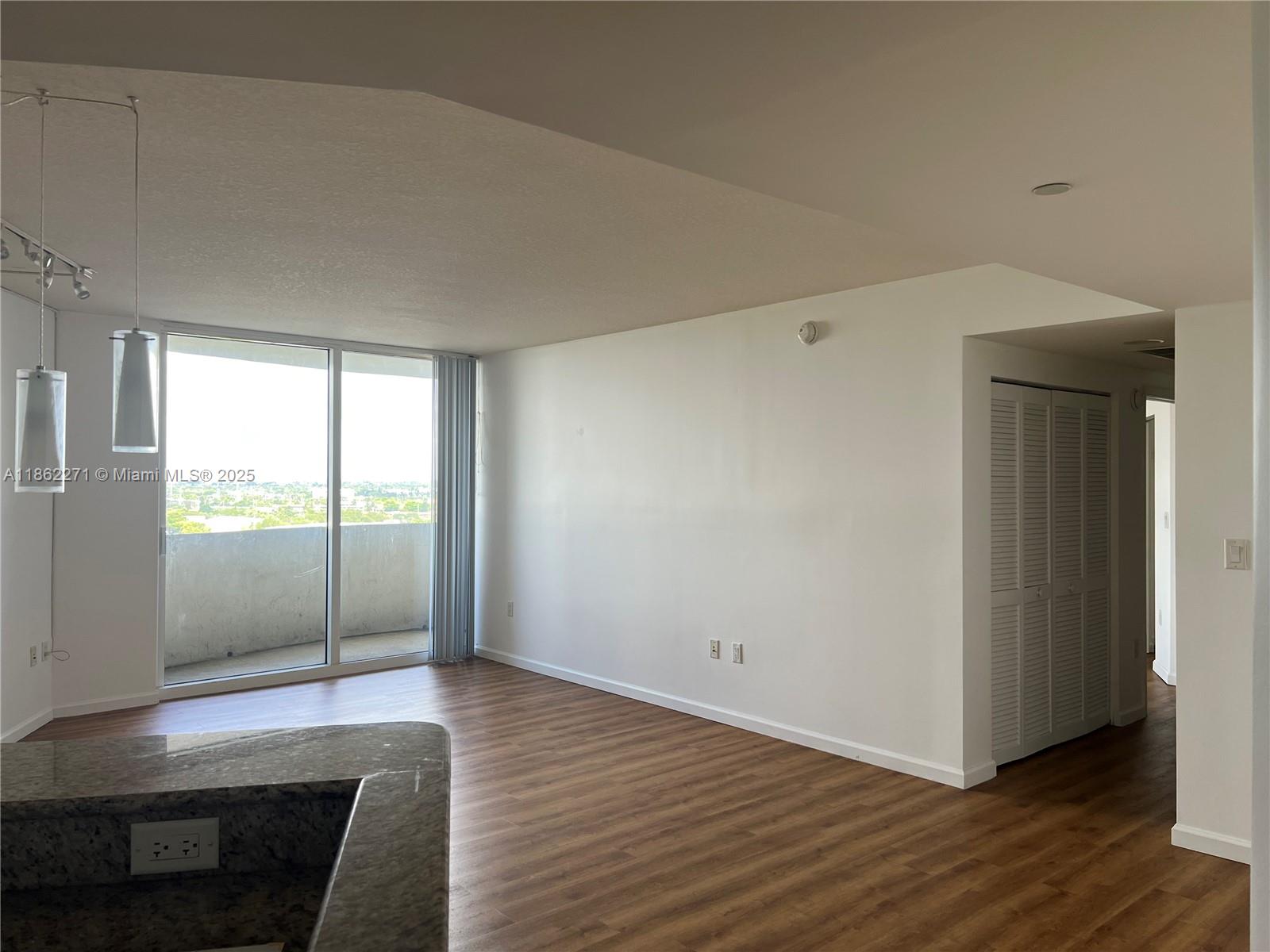 TURNBERRY ON THE GREEN CO - Residential