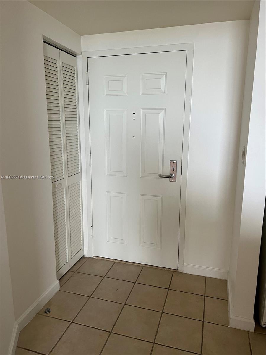 19501 W Country Club Dr 1411