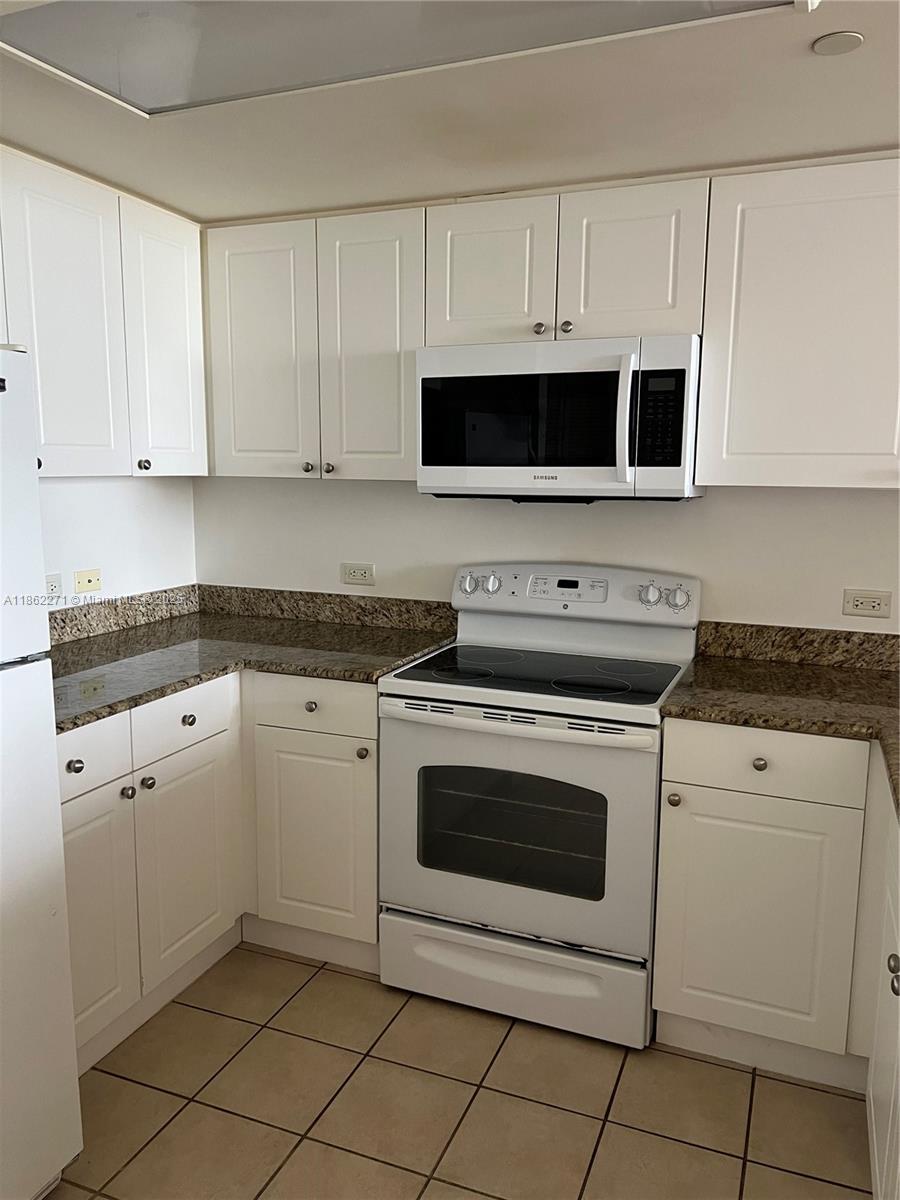 TURNBERRY ON THE GREEN CO - Residential