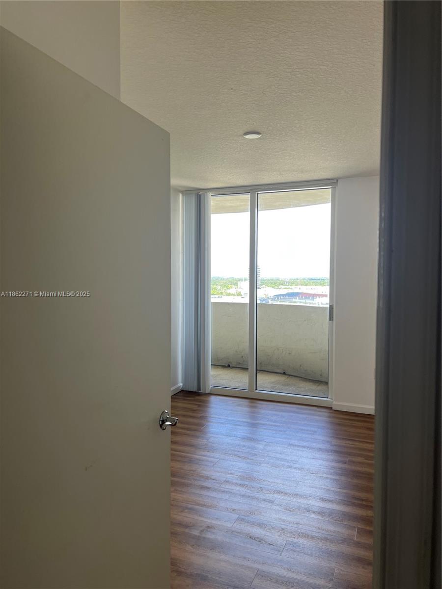 19501 W Country Club Dr 1411