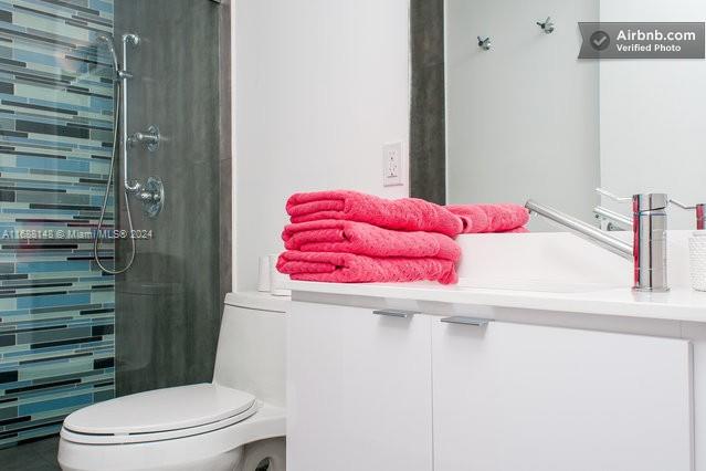 ELISA CONDO - Residential