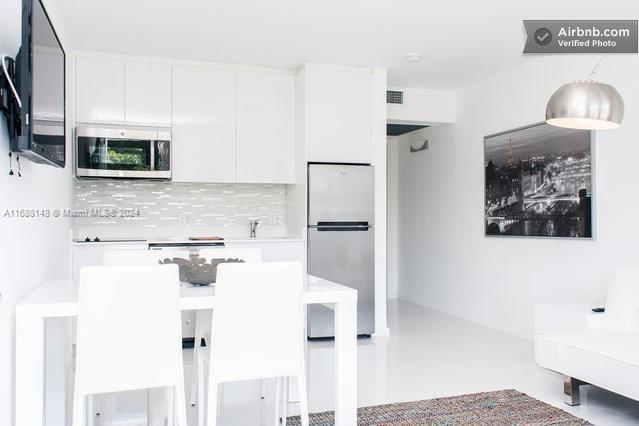 ELISA CONDO - Residential
