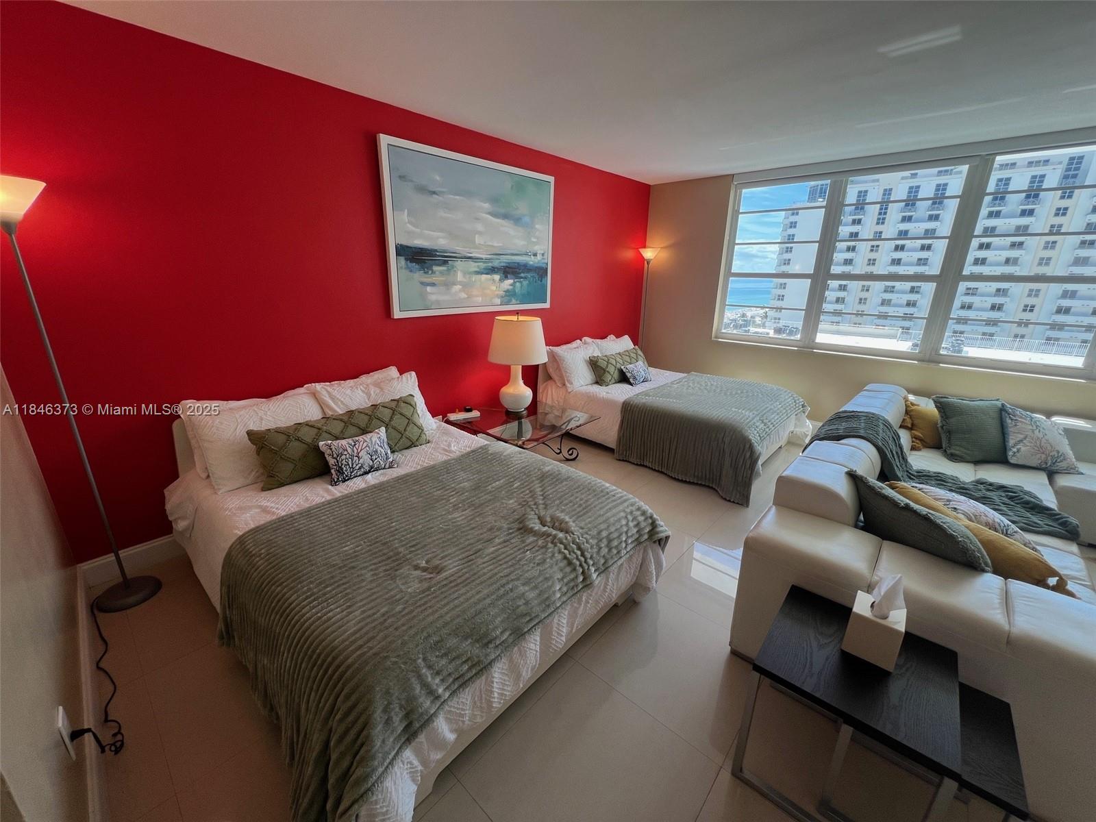 THE DECOPLAGE CONDO - Residential