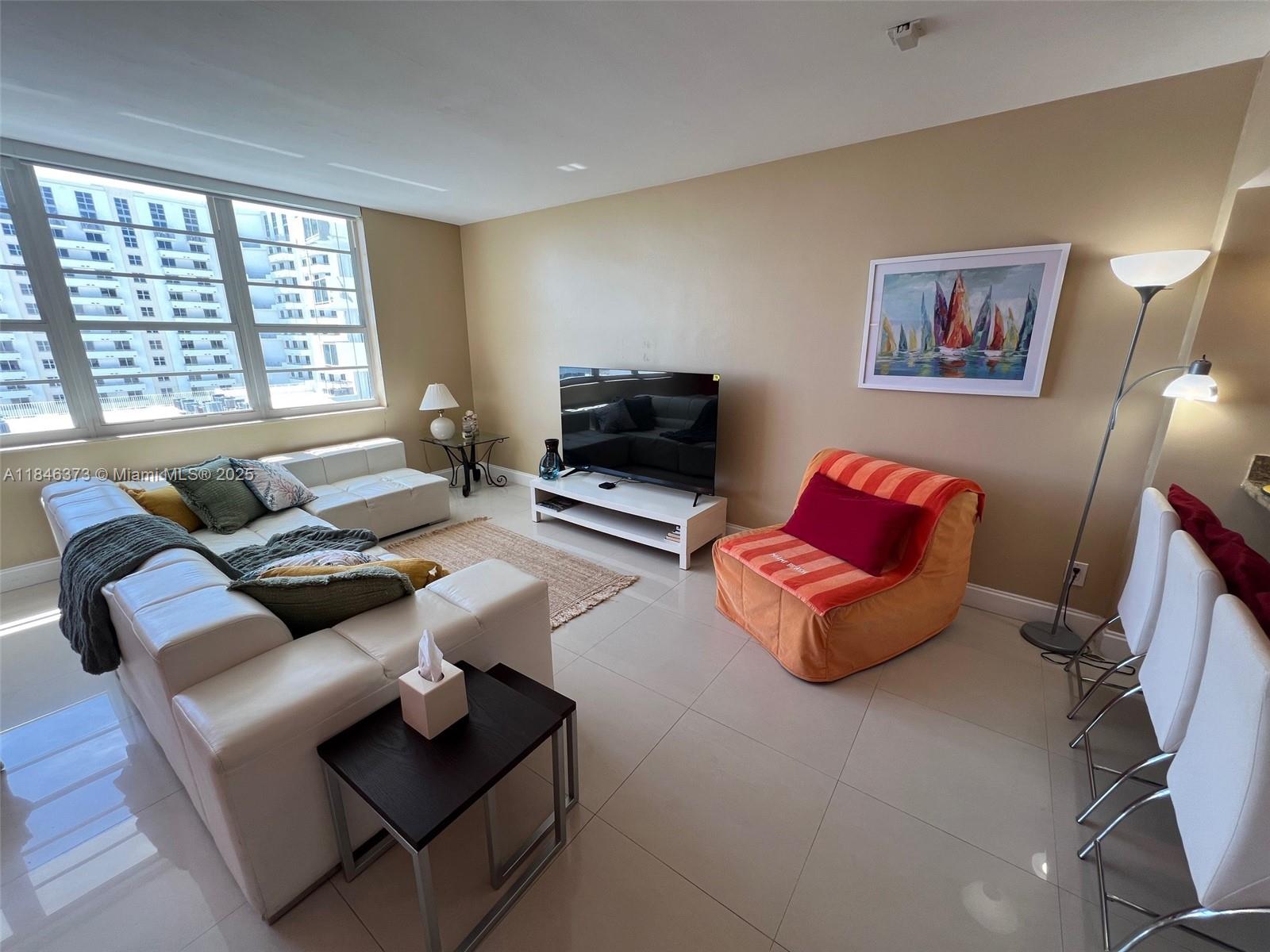 THE DECOPLAGE CONDO - Residential