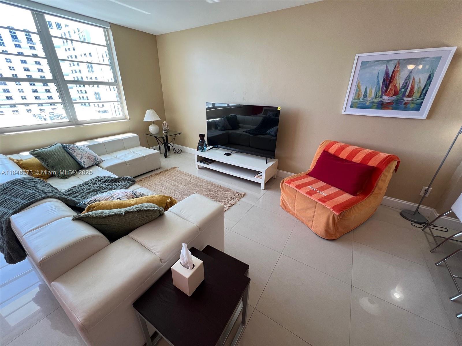 THE DECOPLAGE CONDO - Residential