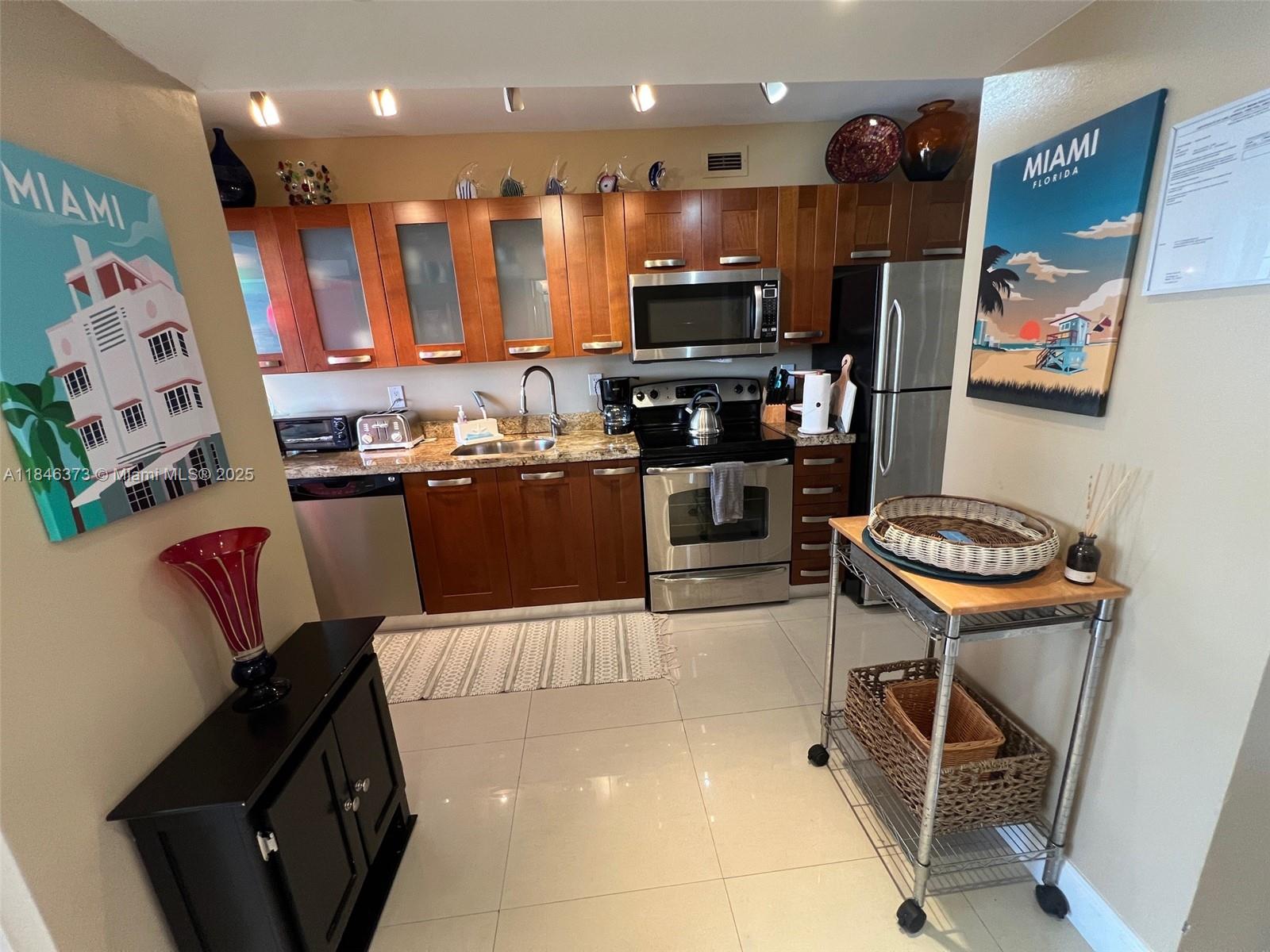 THE DECOPLAGE CONDO - Residential