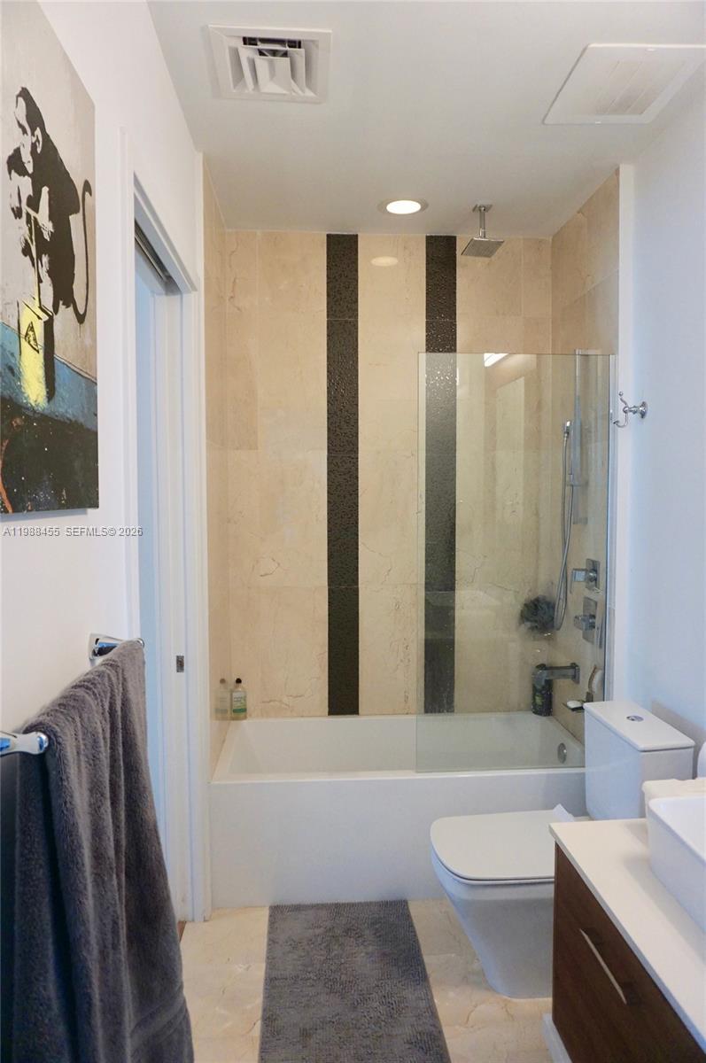 THE CRIMSON CONDOMINIUM - Residential Lease