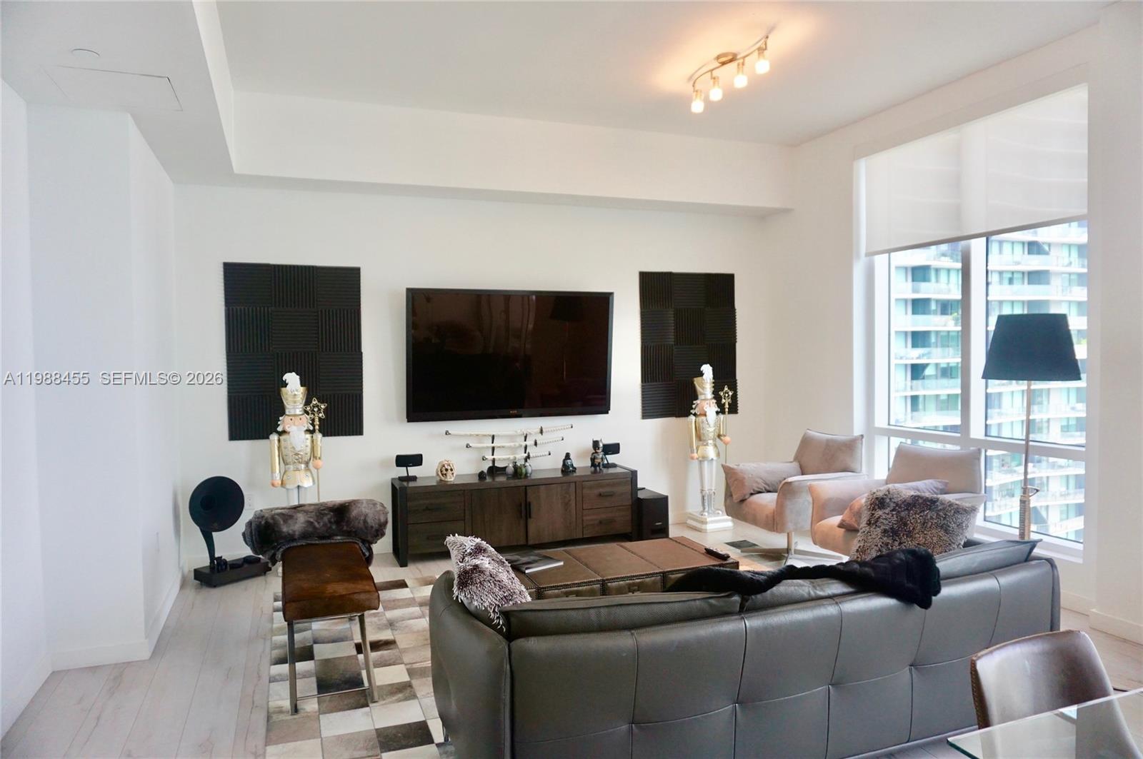 THE CRIMSON CONDOMINIUM - Residential Lease