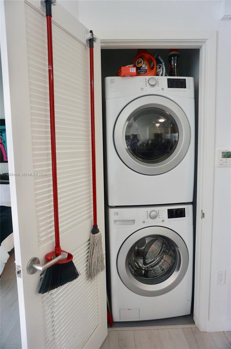 THE CRIMSON CONDOMINIUM - Residential Lease