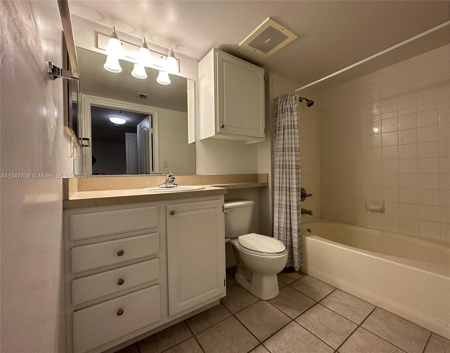 DA VINCI ON DOUGLAS CONDO - Residential