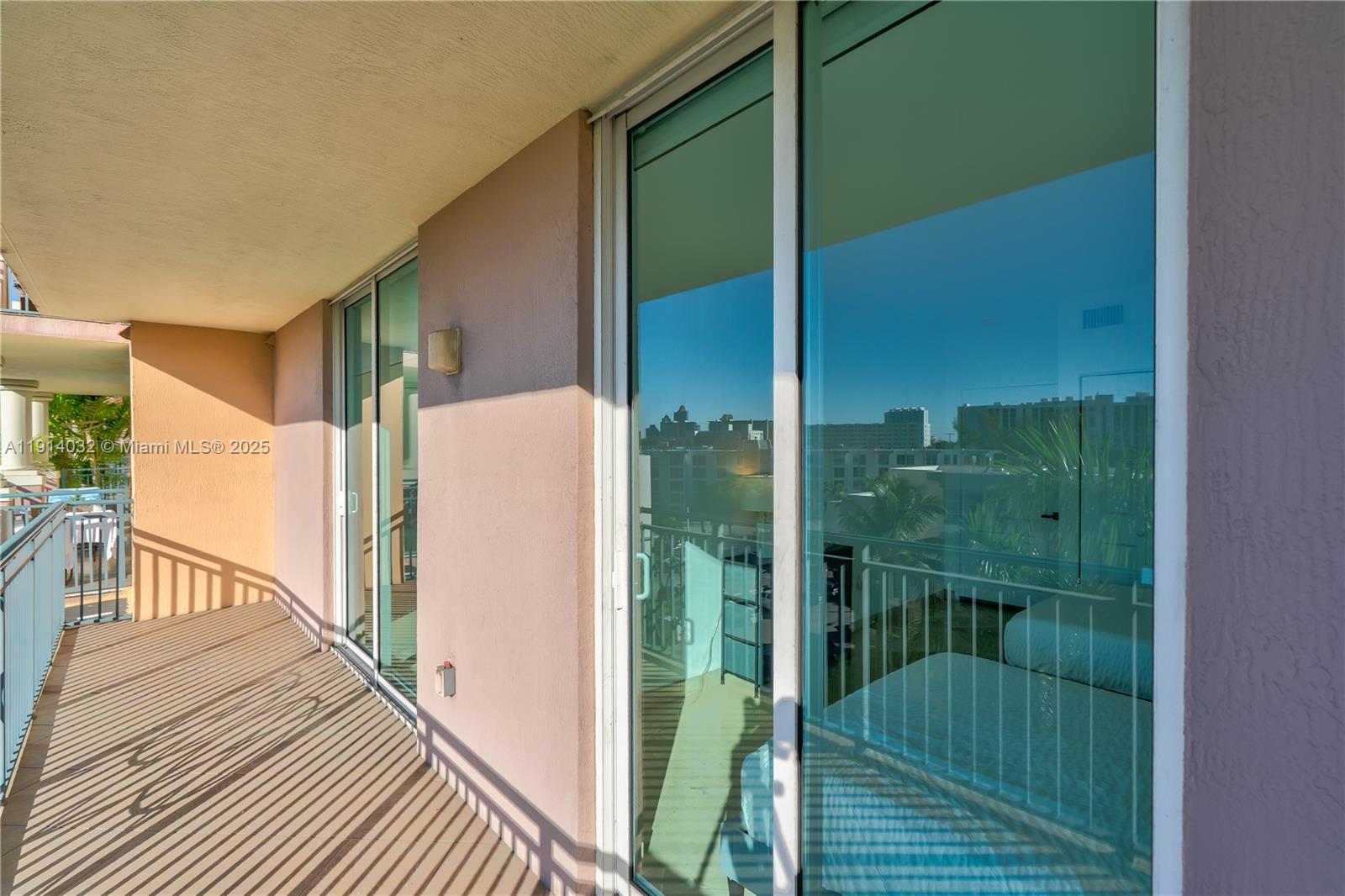 KING DAVID OF SUNNY ISLES - Residential