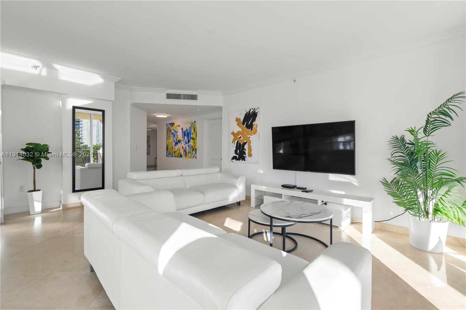 KING DAVID OF SUNNY ISLES - Residential