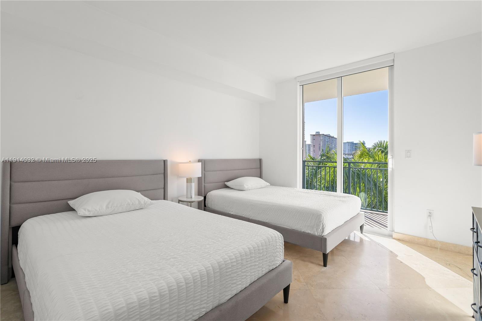 KING DAVID OF SUNNY ISLES - Residential