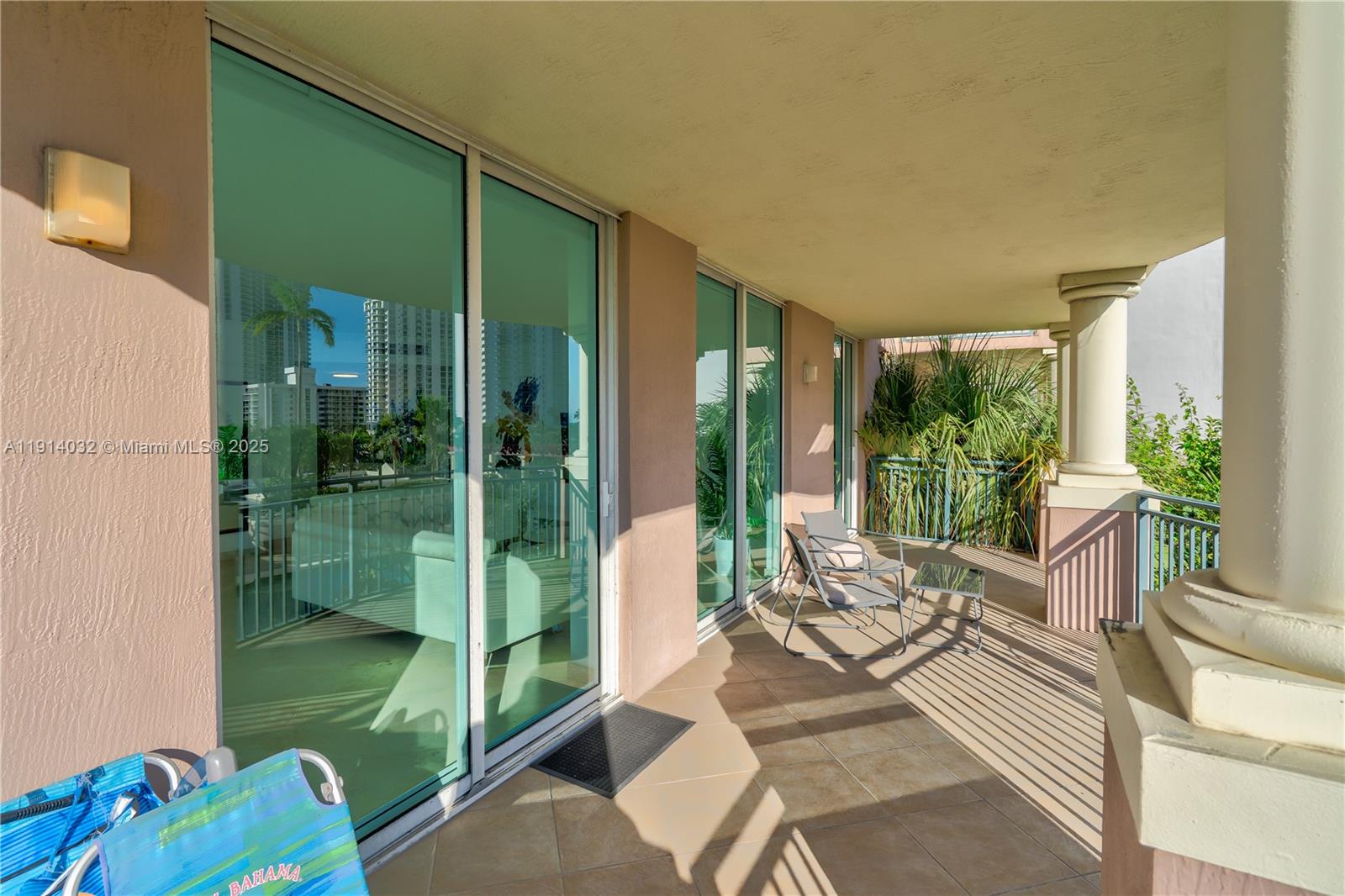 KING DAVID OF SUNNY ISLES - Residential