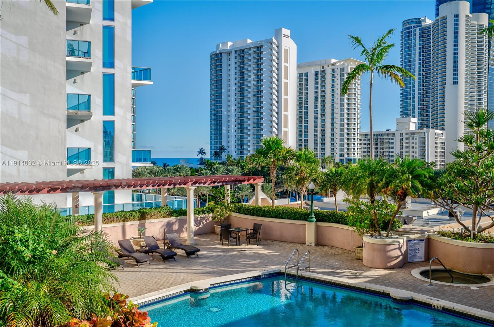 KING DAVID OF SUNNY ISLES - Residential