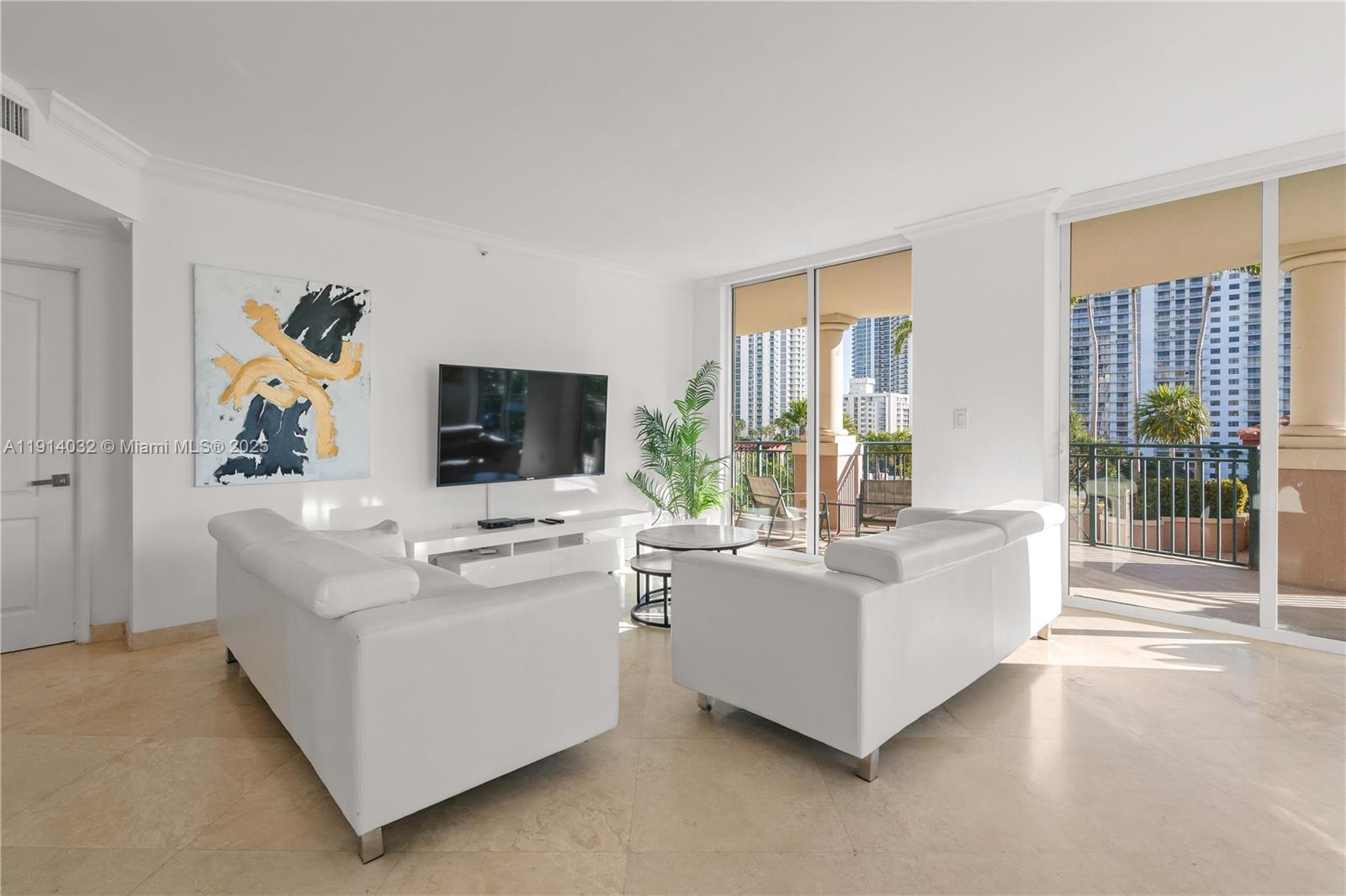 KING DAVID OF SUNNY ISLES - Residential