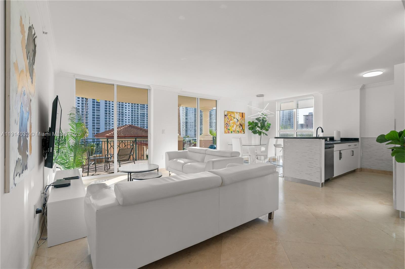 KING DAVID OF SUNNY ISLES - Residential