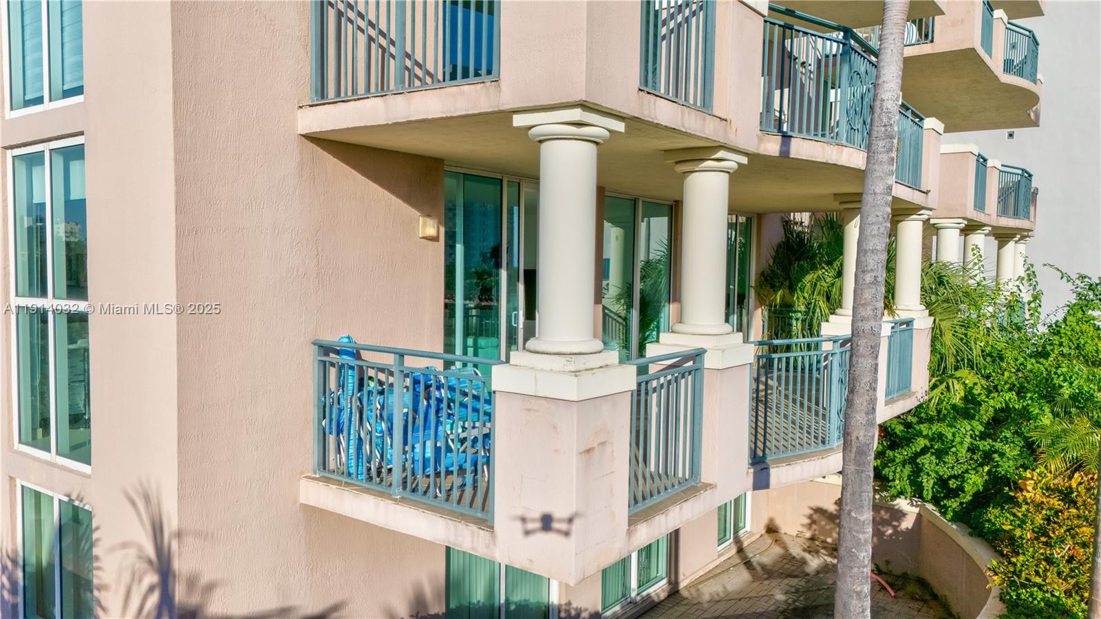 KING DAVID OF SUNNY ISLES - Residential