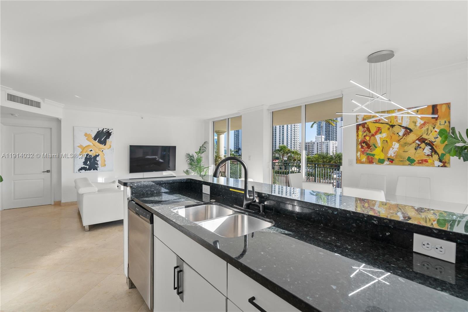 KING DAVID OF SUNNY ISLES - Residential