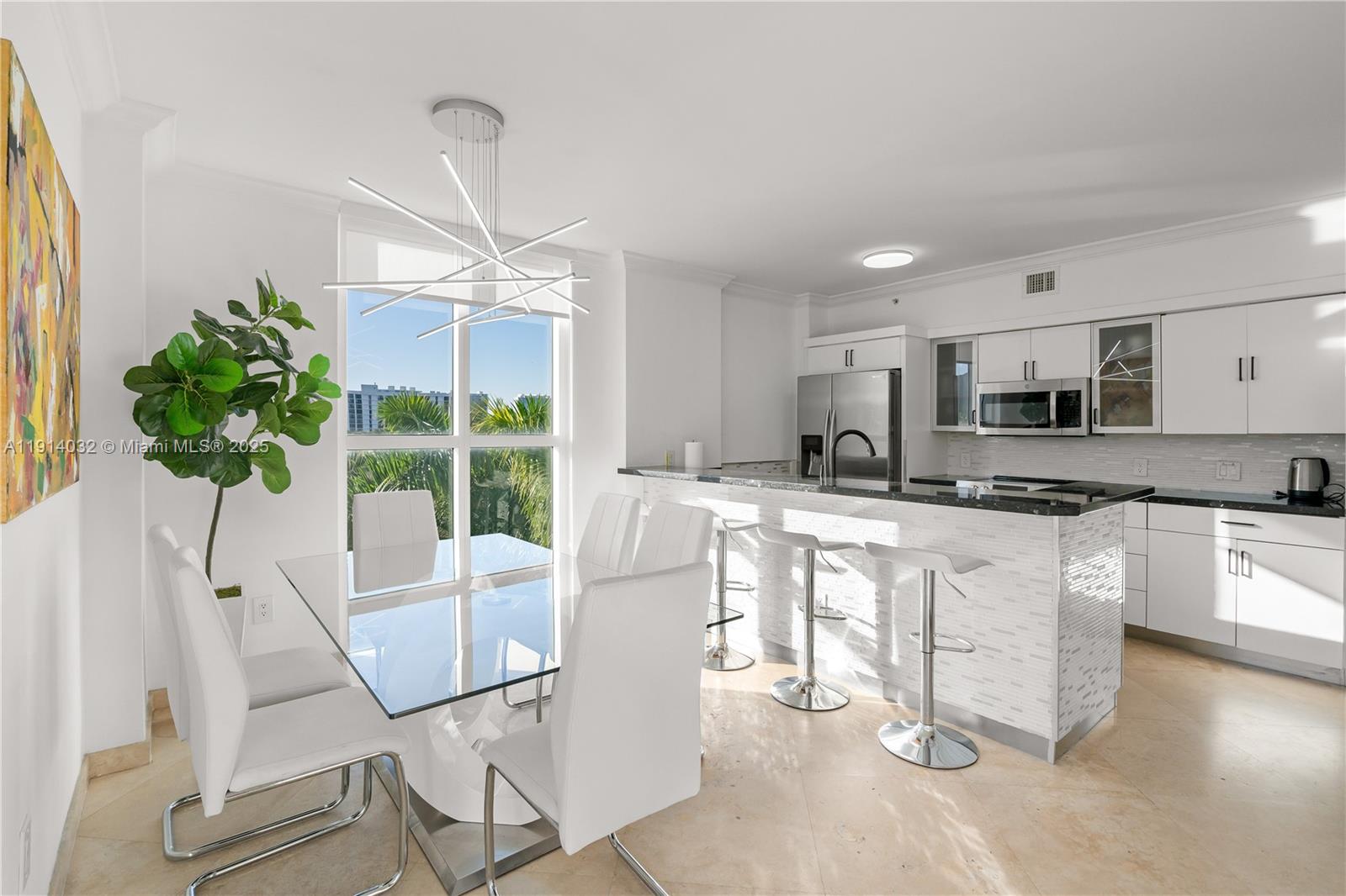 KING DAVID OF SUNNY ISLES - Residential