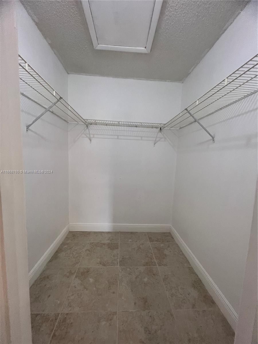 BISCAYNE BEACH CLUB CONDO - Residential