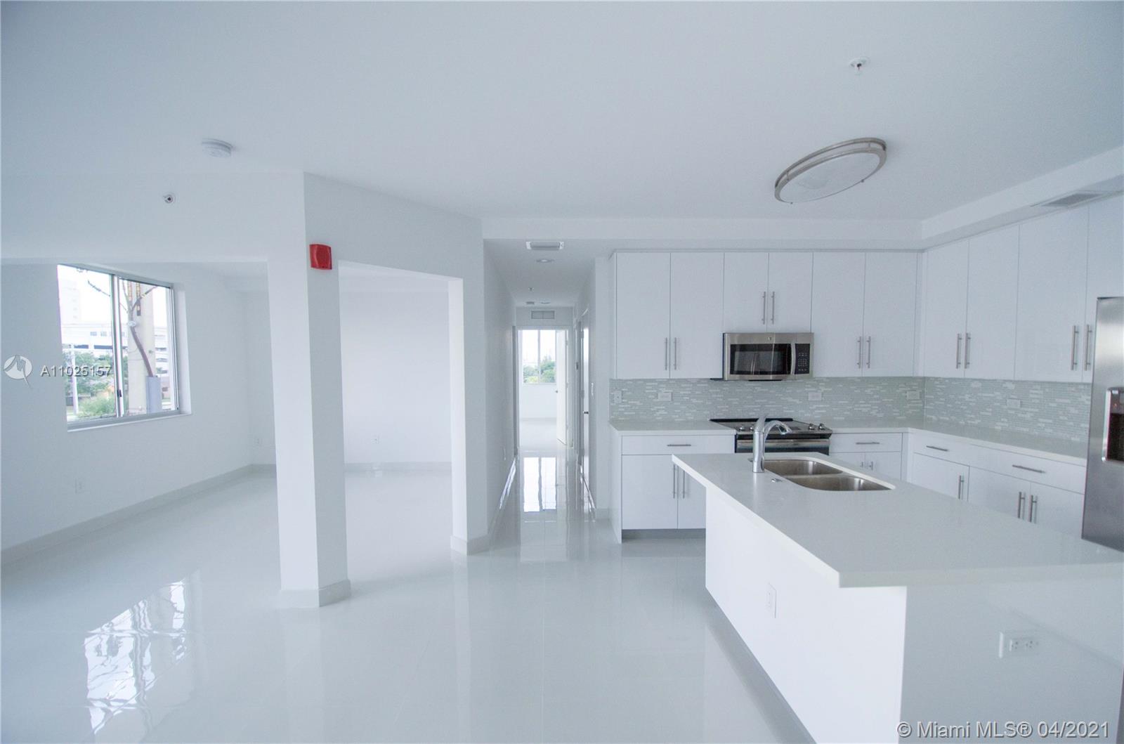 WEITZER AVENTURA PLACE CO - Residential Lease