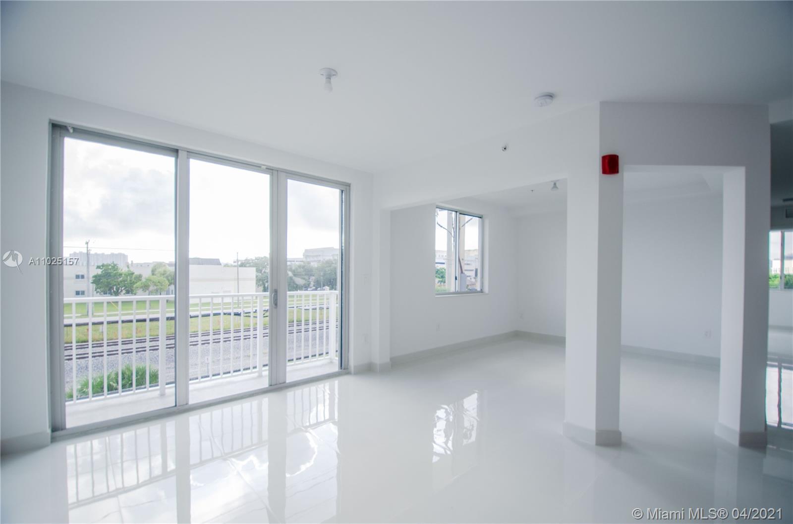 WEITZER AVENTURA PLACE CO - Residential Lease