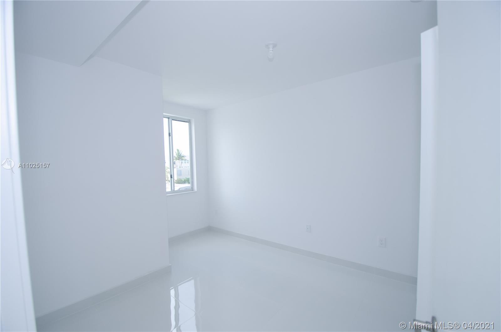 WEITZER AVENTURA PLACE CO - Residential Lease