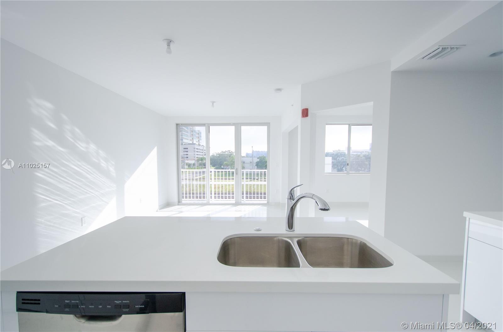 WEITZER AVENTURA PLACE CO - Residential Lease