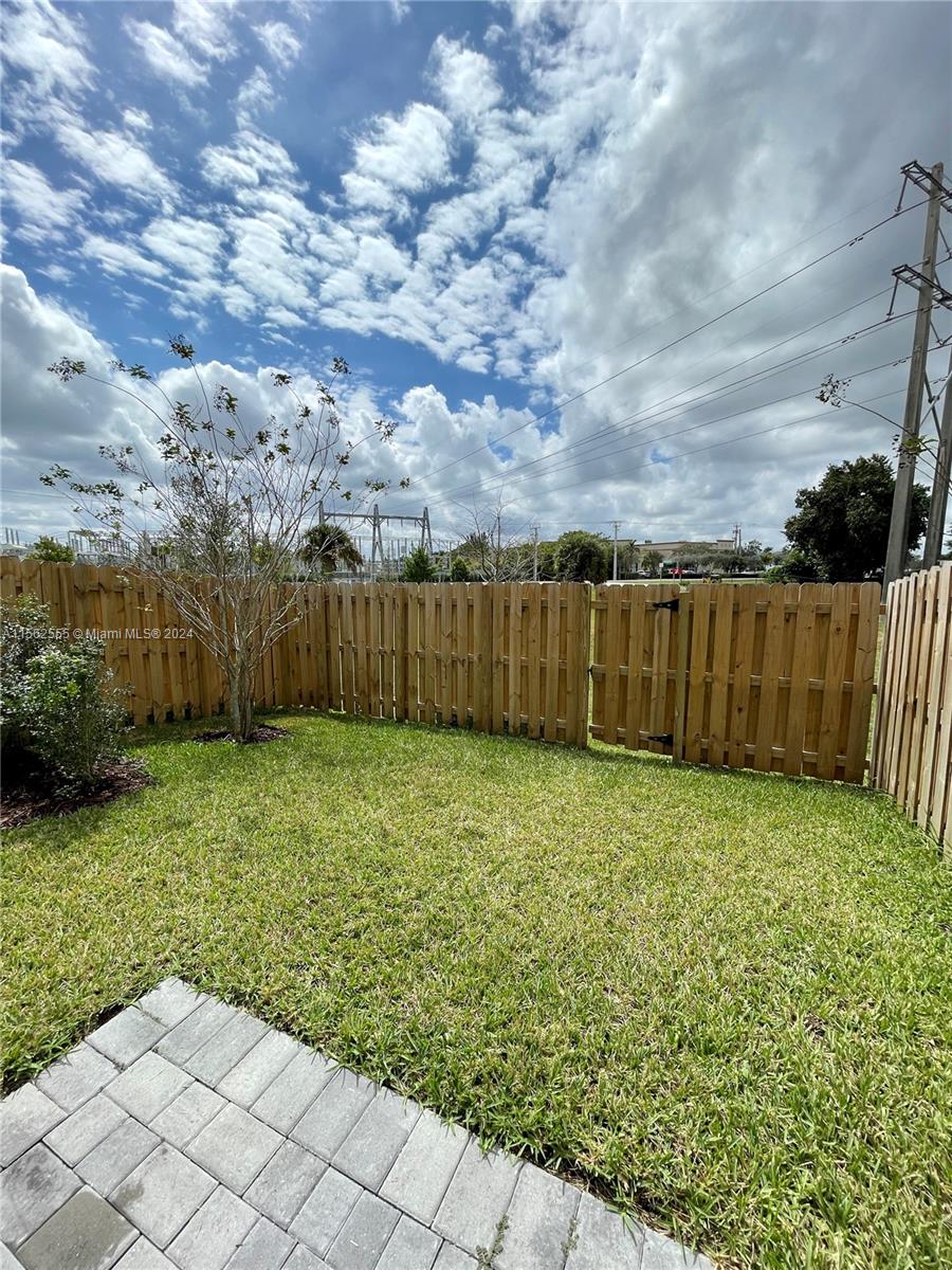 SUNSET TRAILS - Residential Lease