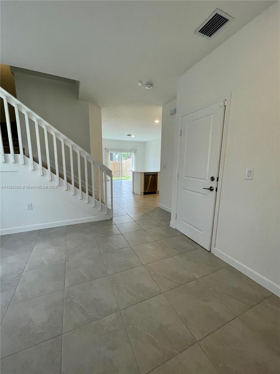 SUNSET TRAILS - Residential Lease