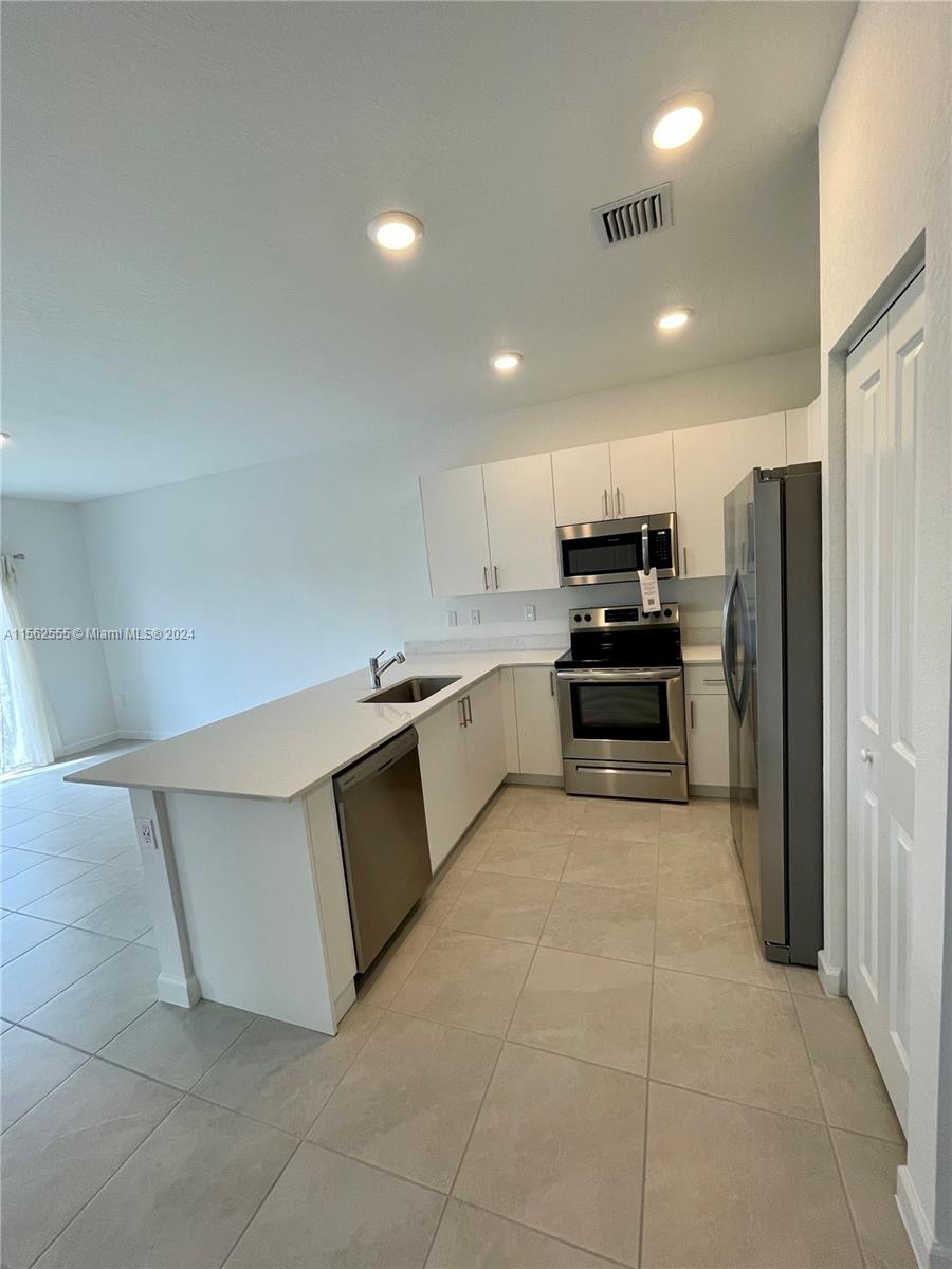 SUNSET TRAILS - Residential Lease