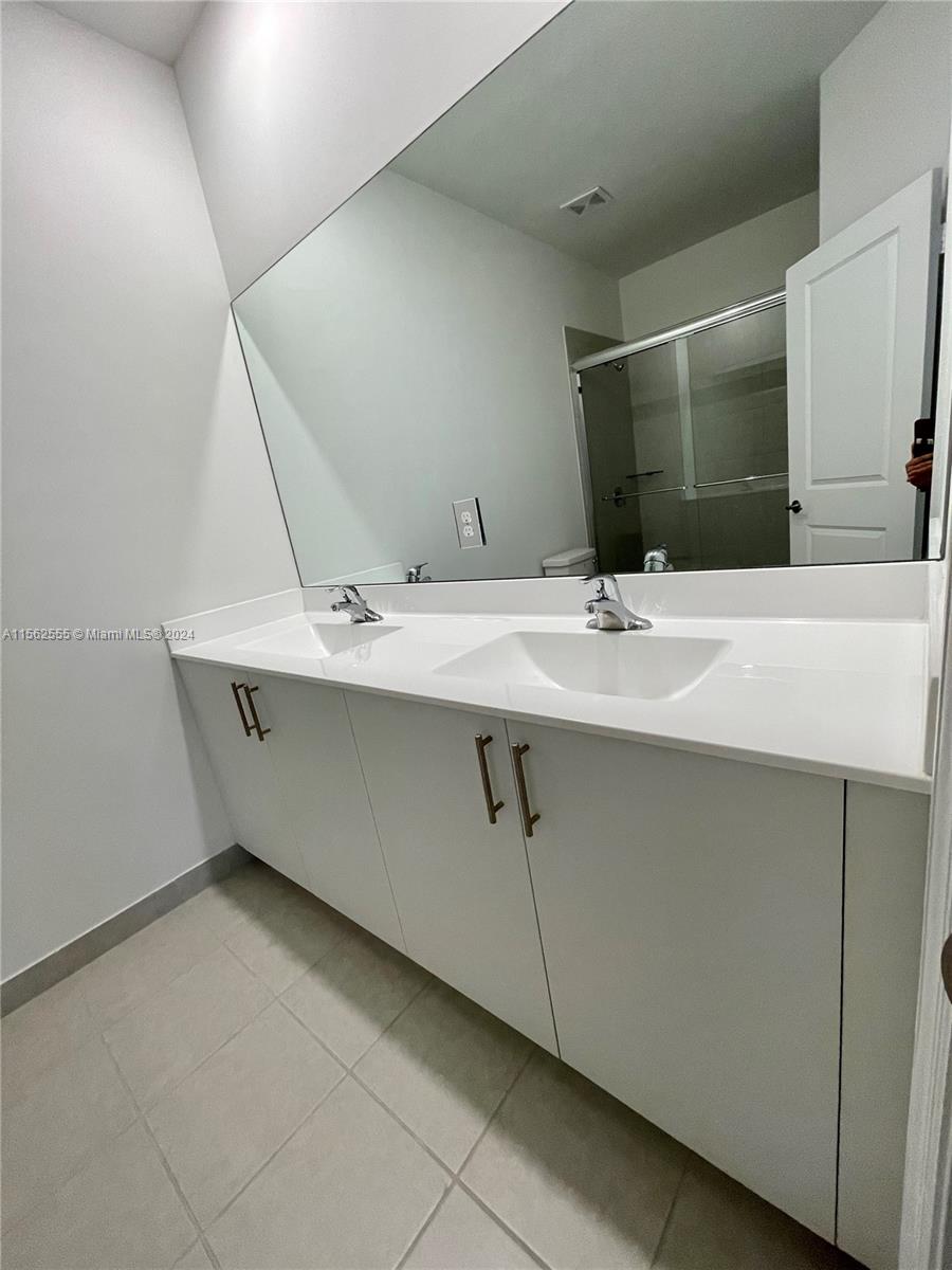 SUNSET TRAILS - Residential Lease