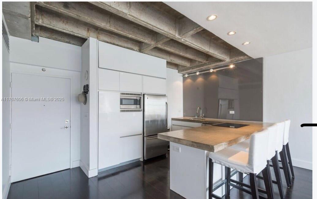 20 Island Ave 410