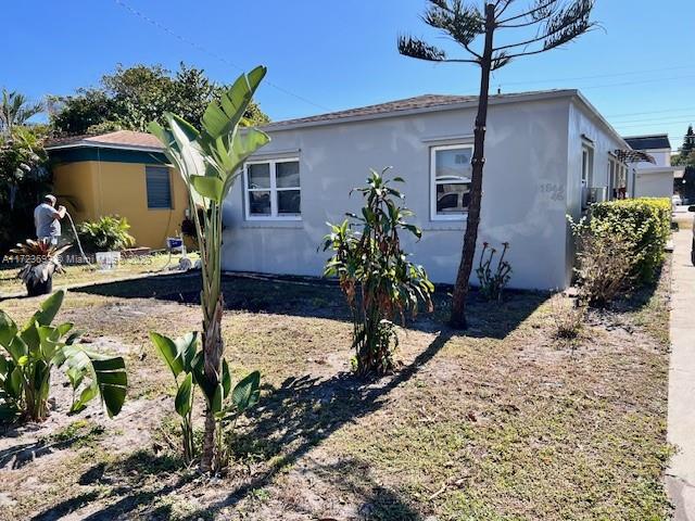 Address Not Disclosed, Hollywood, Broward County, Florida - 2 Bedrooms  
1 Bathrooms - 