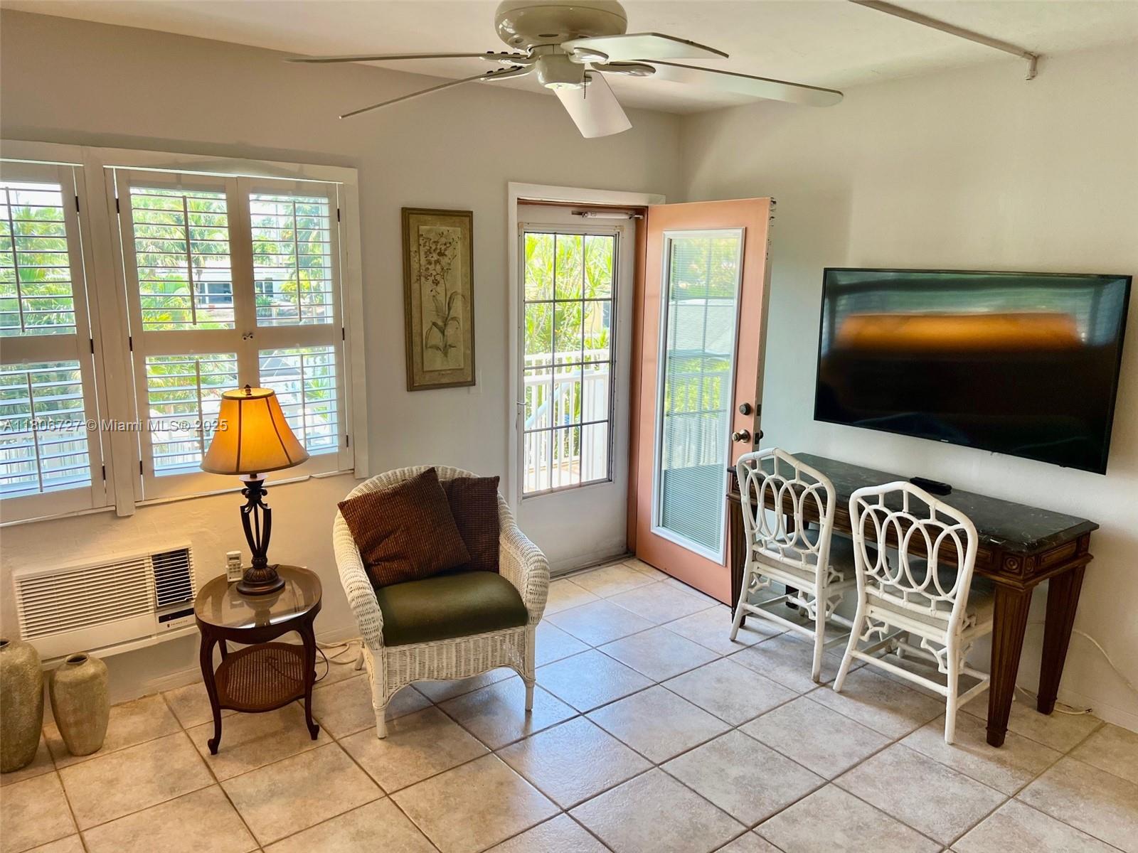301 E Mcnab Rd 205