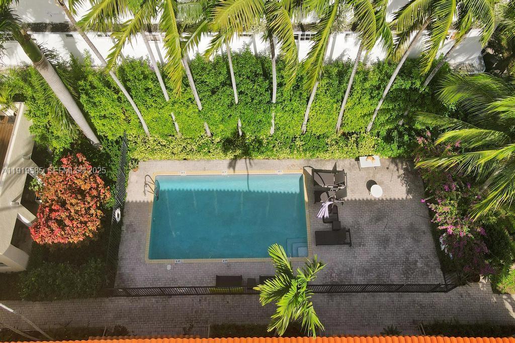 HARRIET COURT CONDO - Residential