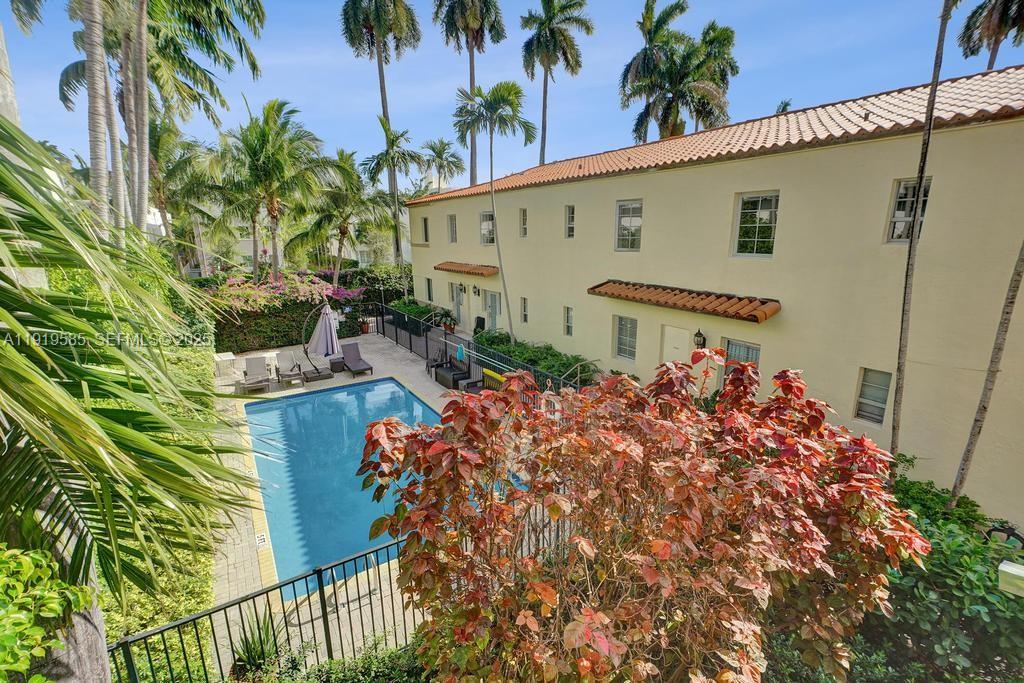 HARRIET COURT CONDO - Residential