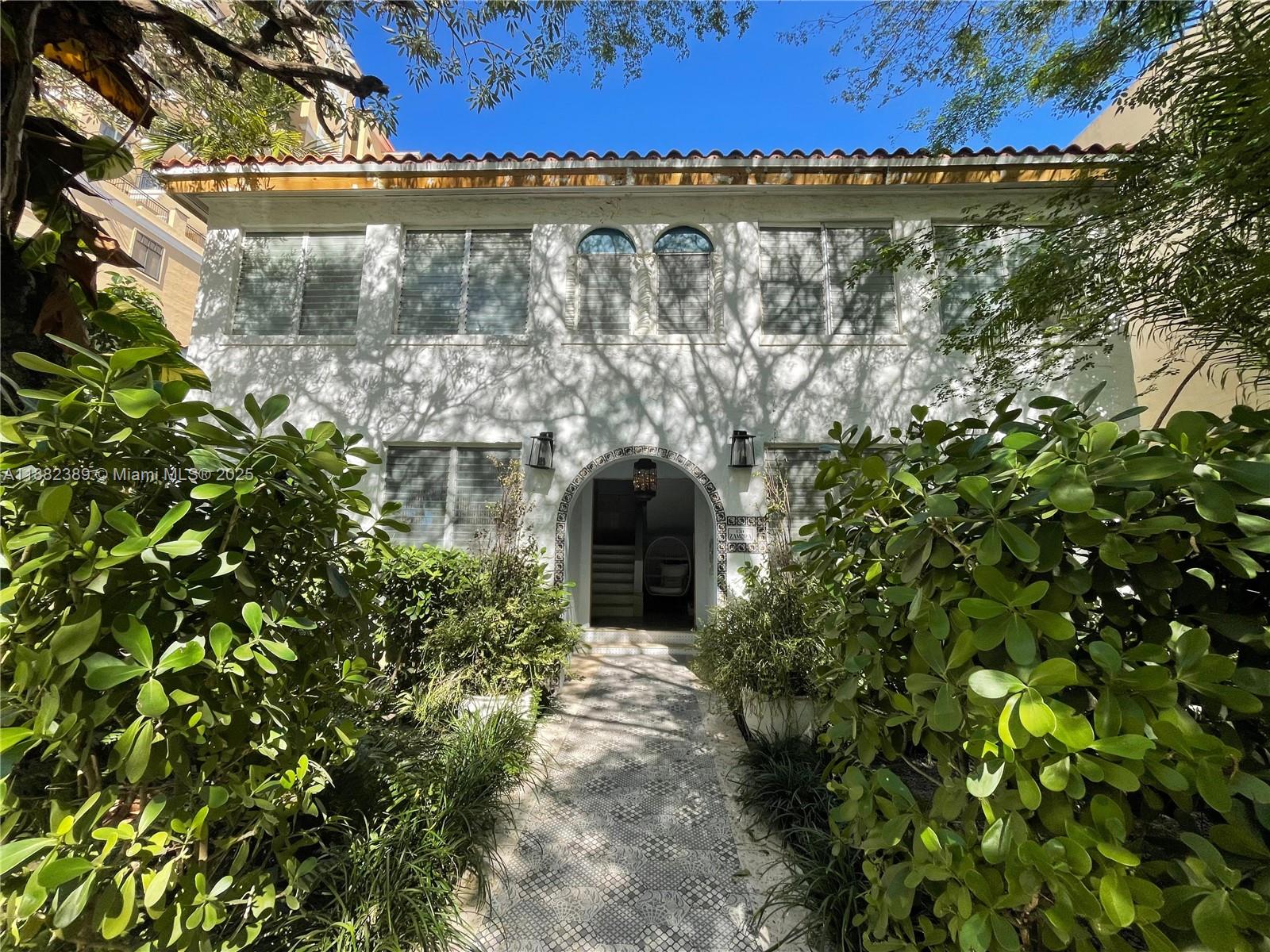 Beautiful apartment 1/1 located in 2ND floor, in the best area of Coral Gables on a tranquil street.Completely remodeled. Impact windows. Restaurants, parks, A+ school, Publix supermarket close by. Excellent neighborhood. Also walking distance to the Metro rail Station. NO HOA!!!! The washer and dryer in the first floor